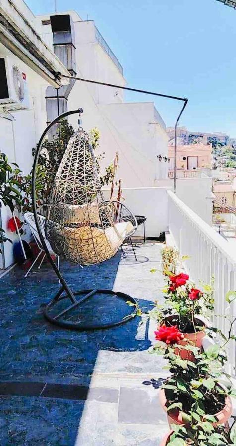 アテネA Masterpiece In Plaka With Big Balcony And Acropolis Viewアパートメント エクステリア 写真