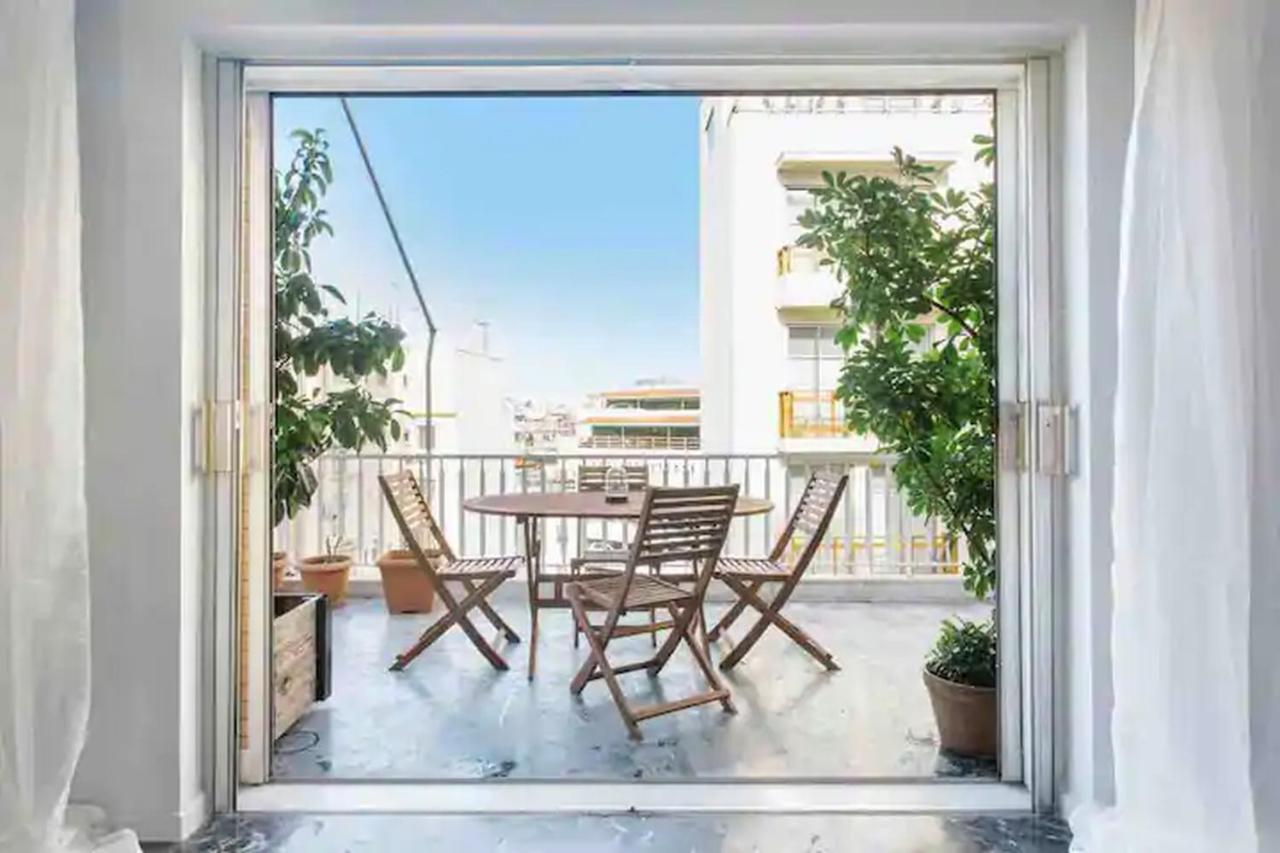 アテネA Masterpiece In Plaka With Big Balcony And Acropolis Viewアパートメント エクステリア 写真